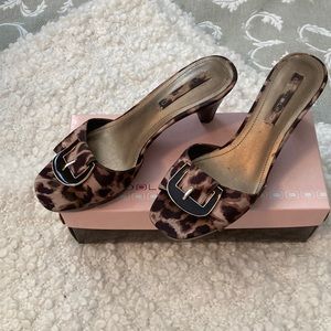 Bandolino canvas animal print mules size 6.5M